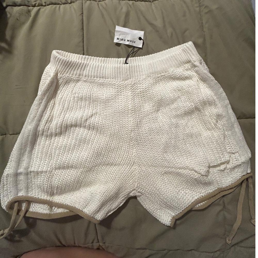 Miou Muse Cream Knit Shorts with Tan Trim and Adjustable Leg Ties Size Small